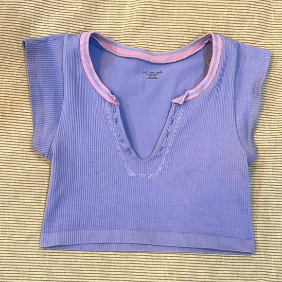 Urban Outfitters • Crop Top - Picture 2 of 2